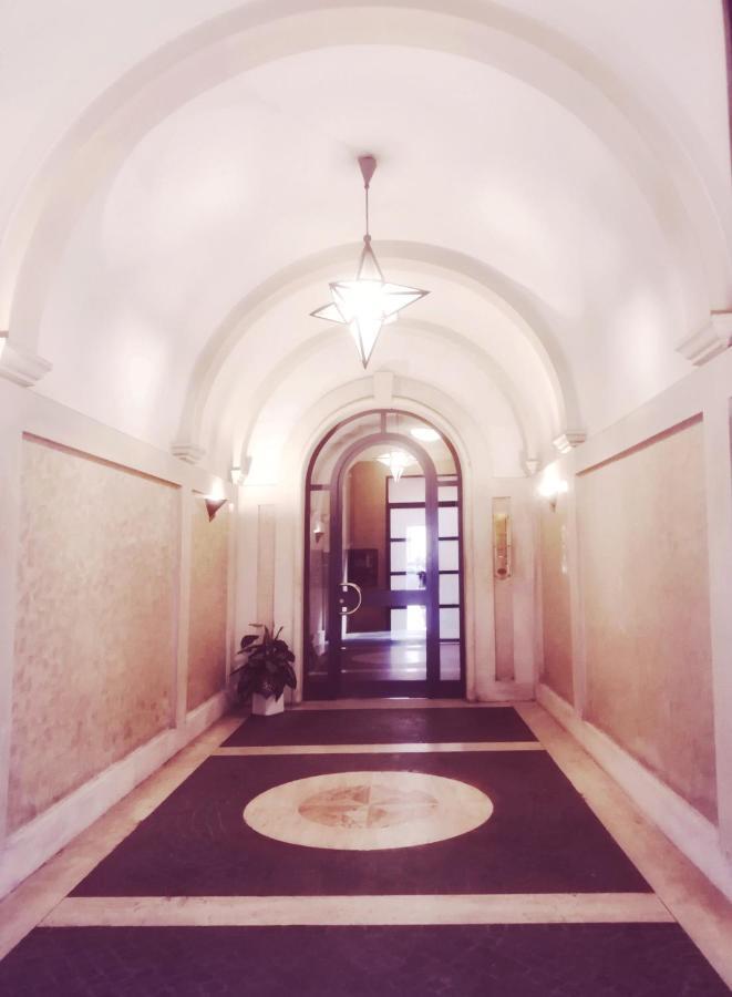 Roman Holidays Boutique Εξωτερικό φωτογραφία